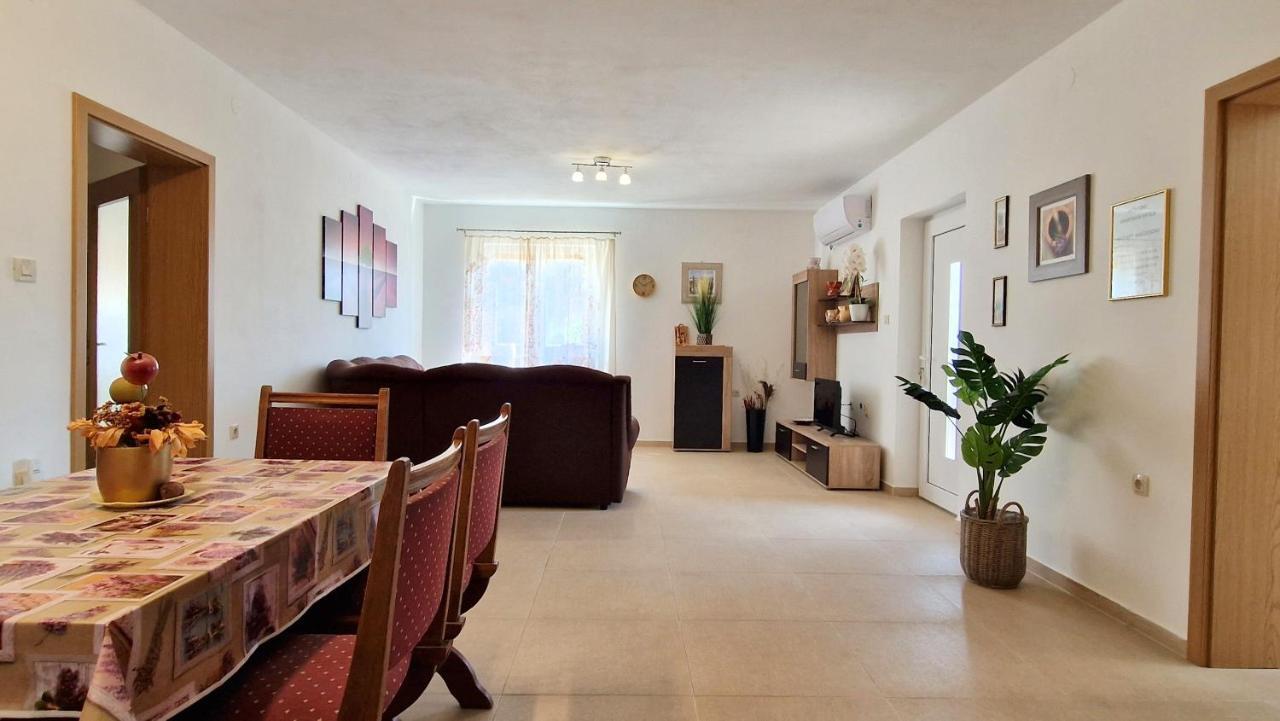 Apartment Katica Крк Экстерьер фото